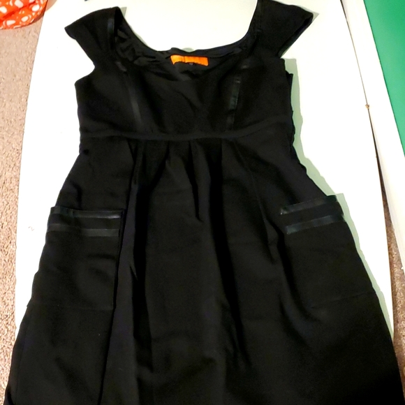 Cynthia Steffe Dresses & Skirts - Cynthia Cynthia Steffe women's 10 black mid dress with faux leather accent